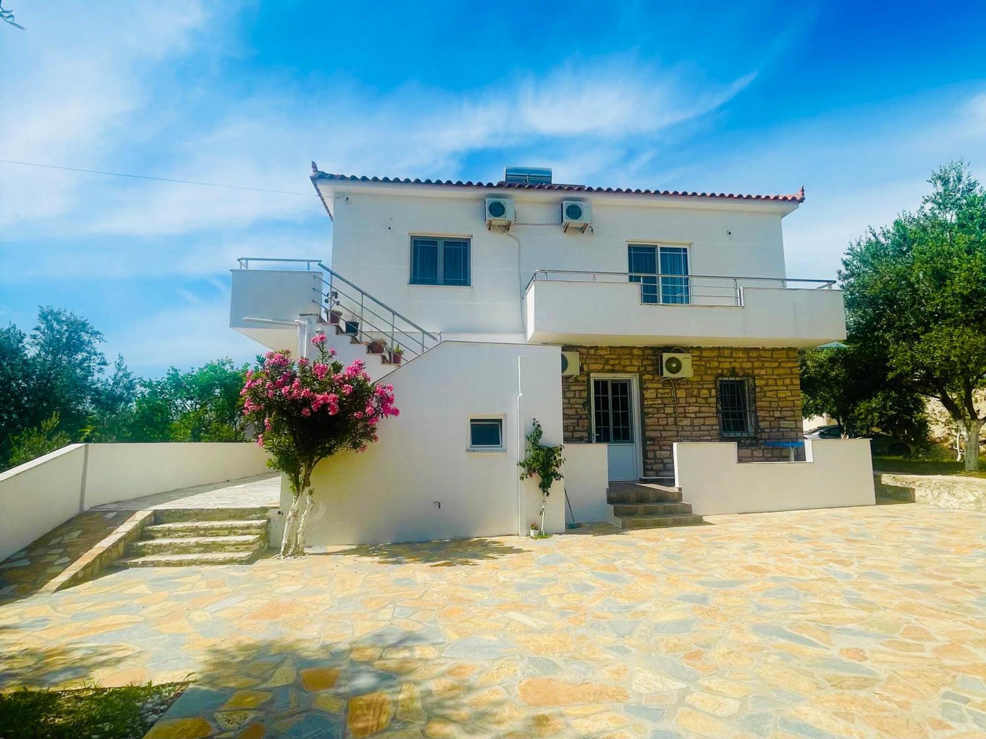 Guesthouse Dollomaja Ksamil Exterior foto